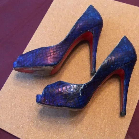 Glorious Christian Iridescent Snake Skin Louboutin Heels, 36.5 - Picture 5 of 7